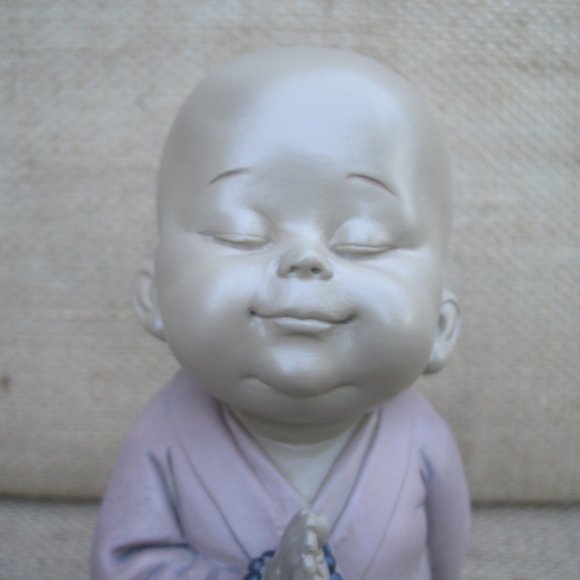 Standing Buddhist Monk with Mala Resin Figurine - Picture 7 of 16